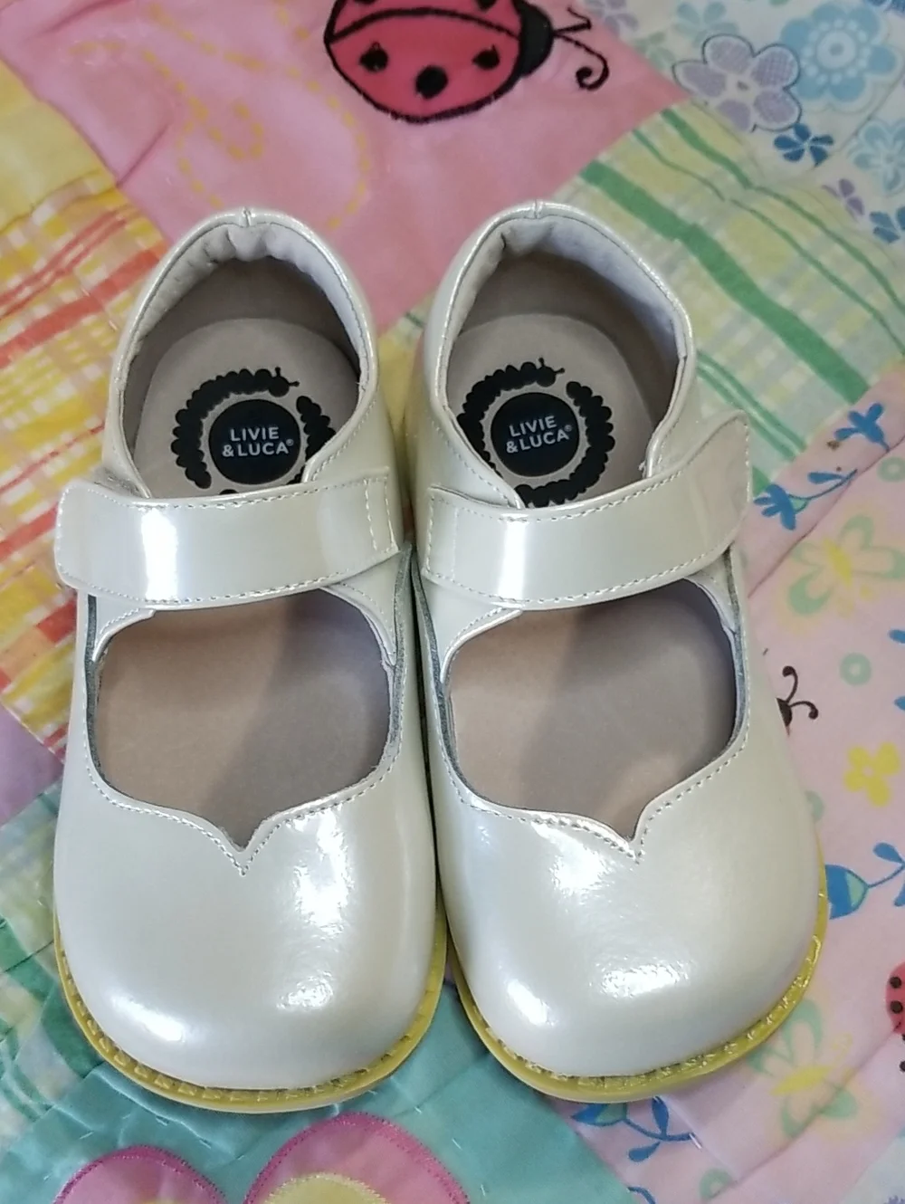 Livie & Luca Patent Leather Mary Janes Size 10 Astrid In Cloud shimmer Excellent